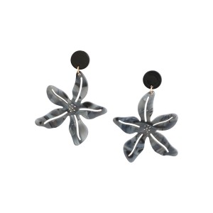 Brinco Flor Acrílico Pendurado Cinza Mesclado