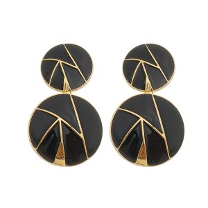 Brinco Círculo Esmaltado em Preto e Dourado