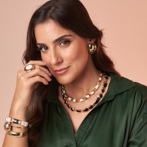 Brinco Oval Liso Dourado
