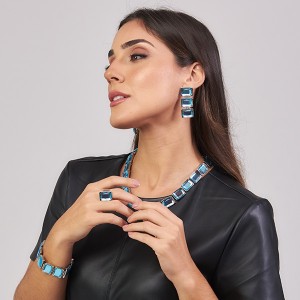 Brinco Pedra Pendurado em Azul e Prateado