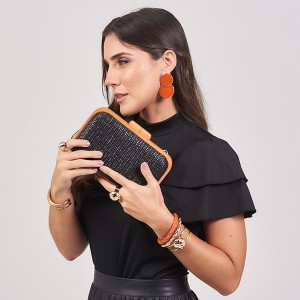Brinco Círculo Duplo Esmaltado em Laranja
