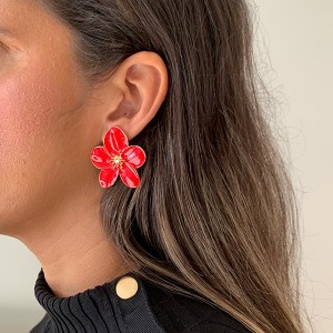 Brinco Flor Margarida Esmaltado Vermelho com Pedra Strass no Miolo