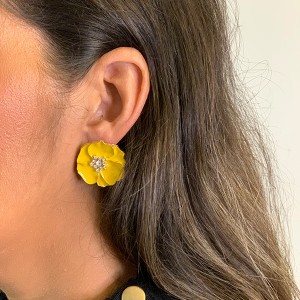Brinco Margarida Esmaltado Amarelo com Zircônia ao meio