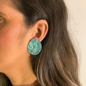 Brinco Botão Oval em Acrílico na Azul Turquesa Mesclado