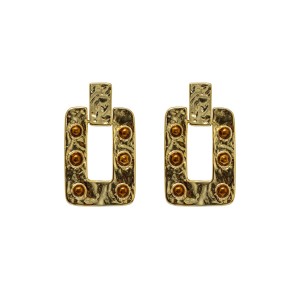 Brinco Retangular com Gotas em Resina Caramelo e Dourado